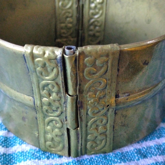Beautiful Vintage Brass Cuff Bracelet - Picture 5 of 5